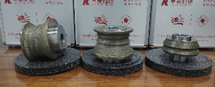 金剛石滾輪的特點有哪些？修整砂輪時有哪些必備條件？生產(chǎn)加工時要注意什么？